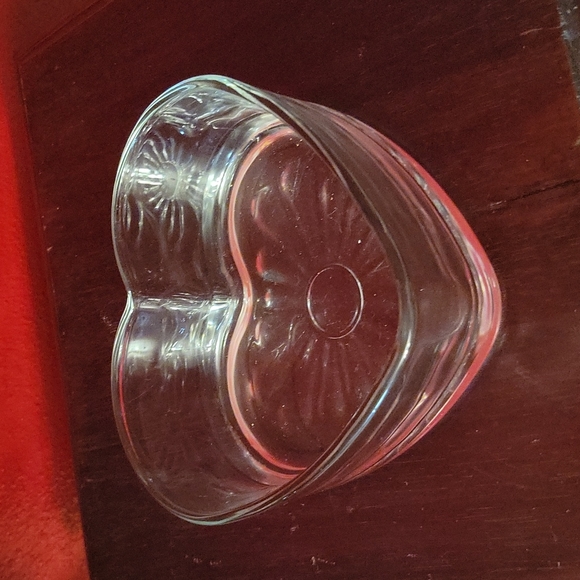 Glass Heart Candy Dish - Picture 4 of 6